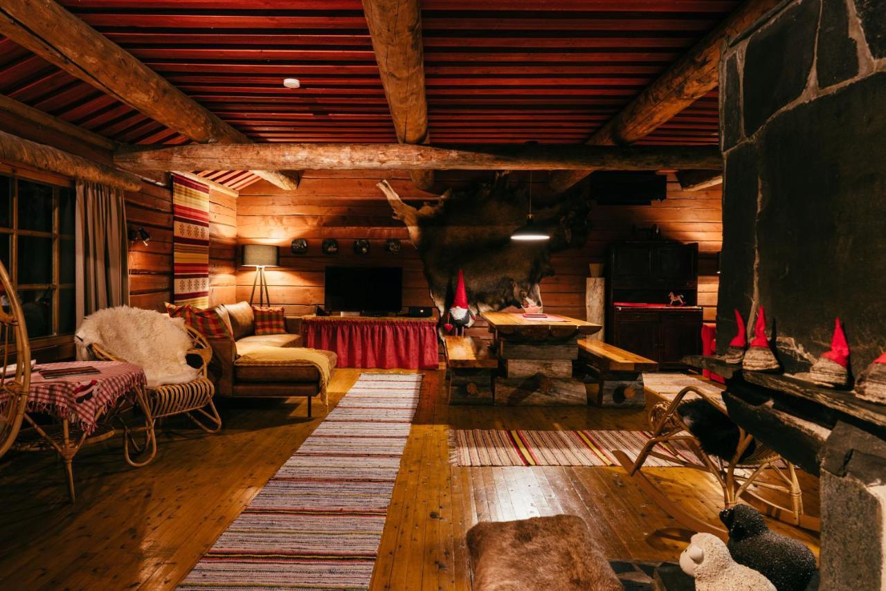 Ollero Eco Lodge โรวานิเอมิ ภายนอก รูปภาพ